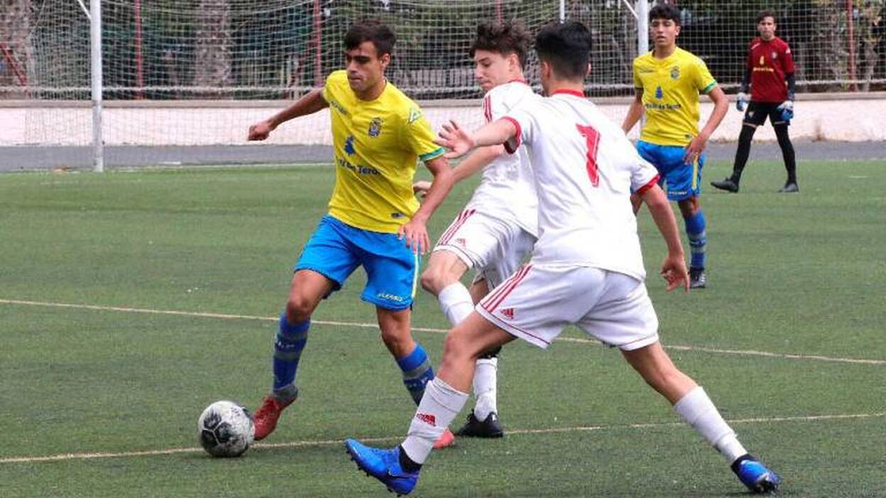 La UD Las Palmas no dejó pasar la oportunidad y ‘sentencia’ la liga