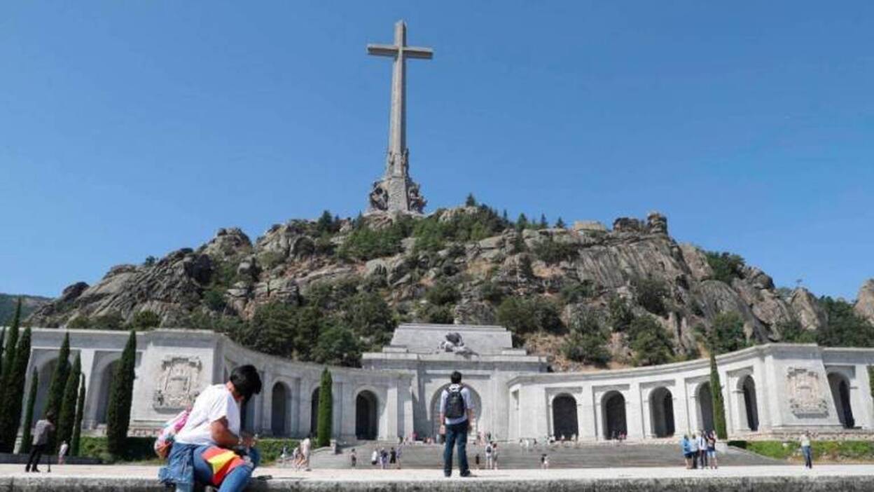 Franco será exhumado y enterrado en el cementerio del Pardo el 10 de junio