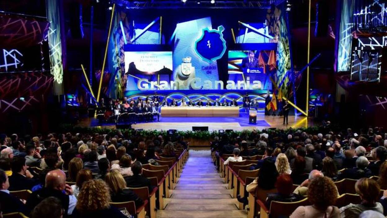 El acto de Honores y Distinciones del Cabildo, en imágenes