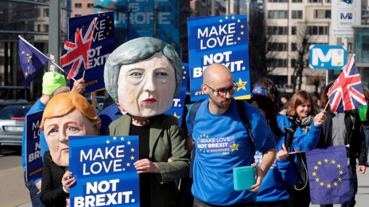 El parlamento británico busca alternativas al ‘brexit’ de May