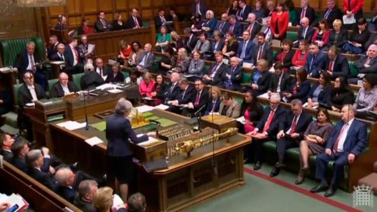 El Parlamento deja el ‘brexit’ en punto muerto