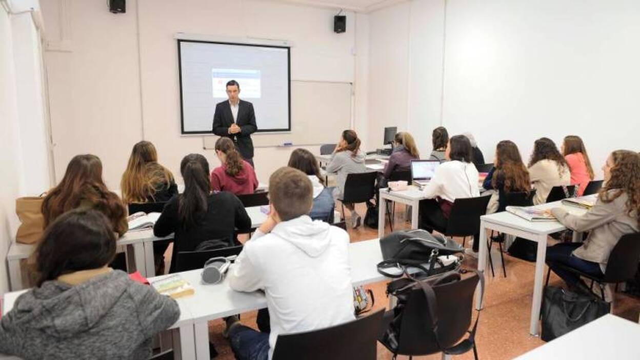 Economía e ingenierías, los grados de la ULPGC con más abandonos