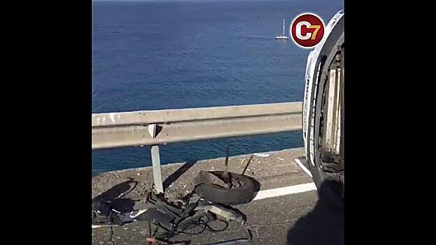 Choque entre dos coches con vuelco en Mogán