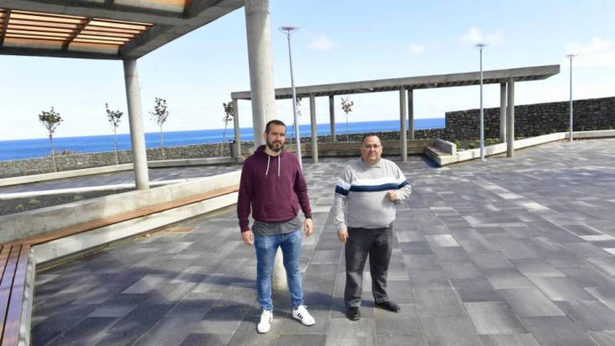 Costa Ayala celebra sus fiestas con una nueva plaza