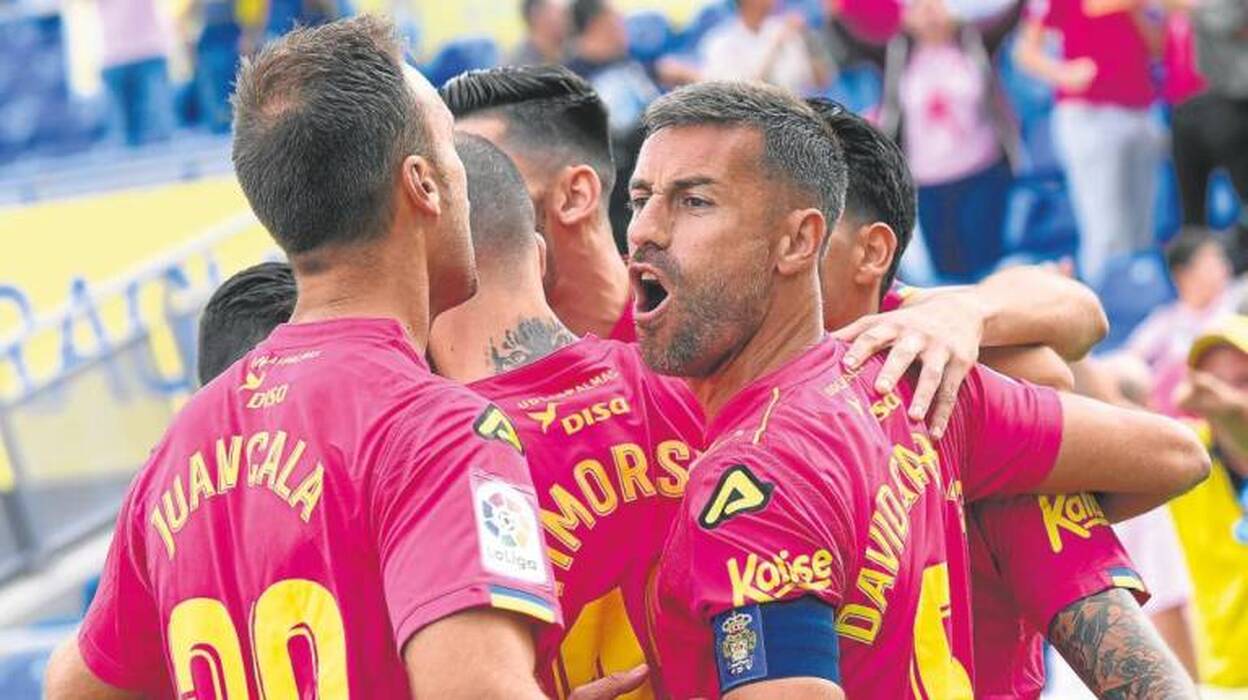 «David García debe seguir en la UD»