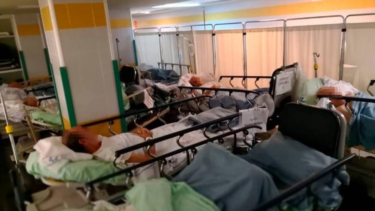 23 médicos de Urgencias del Insular denuncian a Sanidad ante la Fiscalía