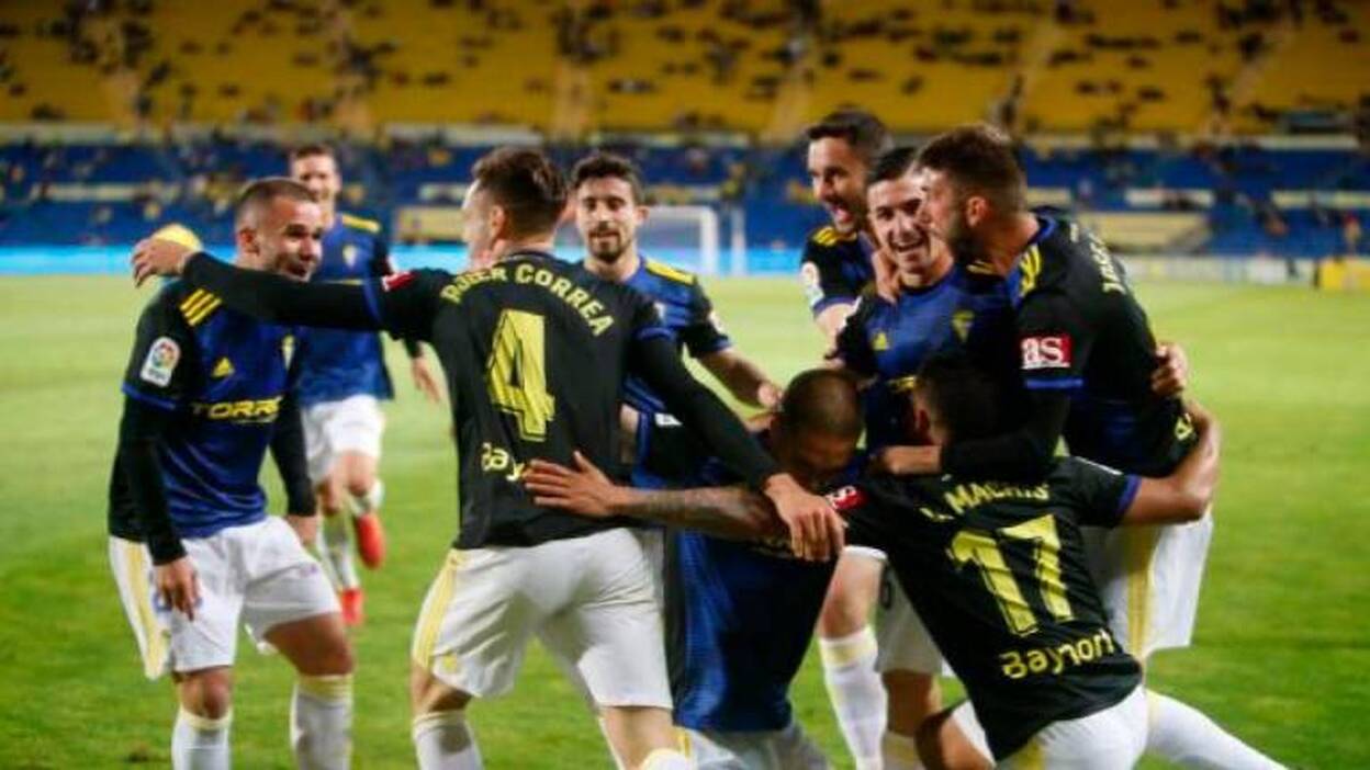 Un 'hat-trick' de Machís en nueve minutos destroza a la UD Las Palmas