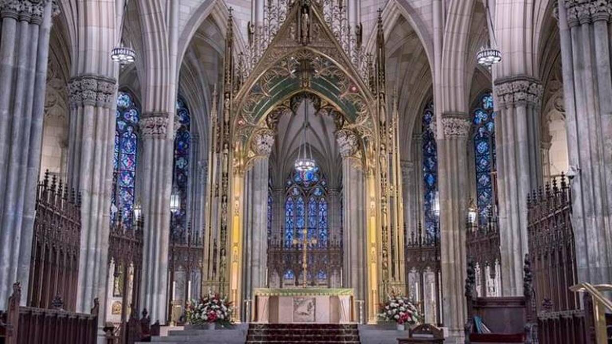 Detenido por entrar en la catedral de Nueva York con dos bidones de gasolina