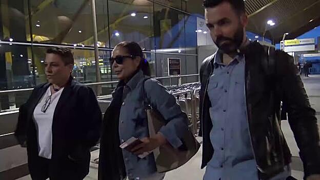 La Pantoja ya luce la camiseta de Supervivientes