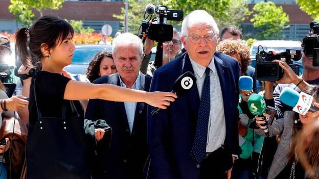 La familia socialista arropa a Rubalcaba