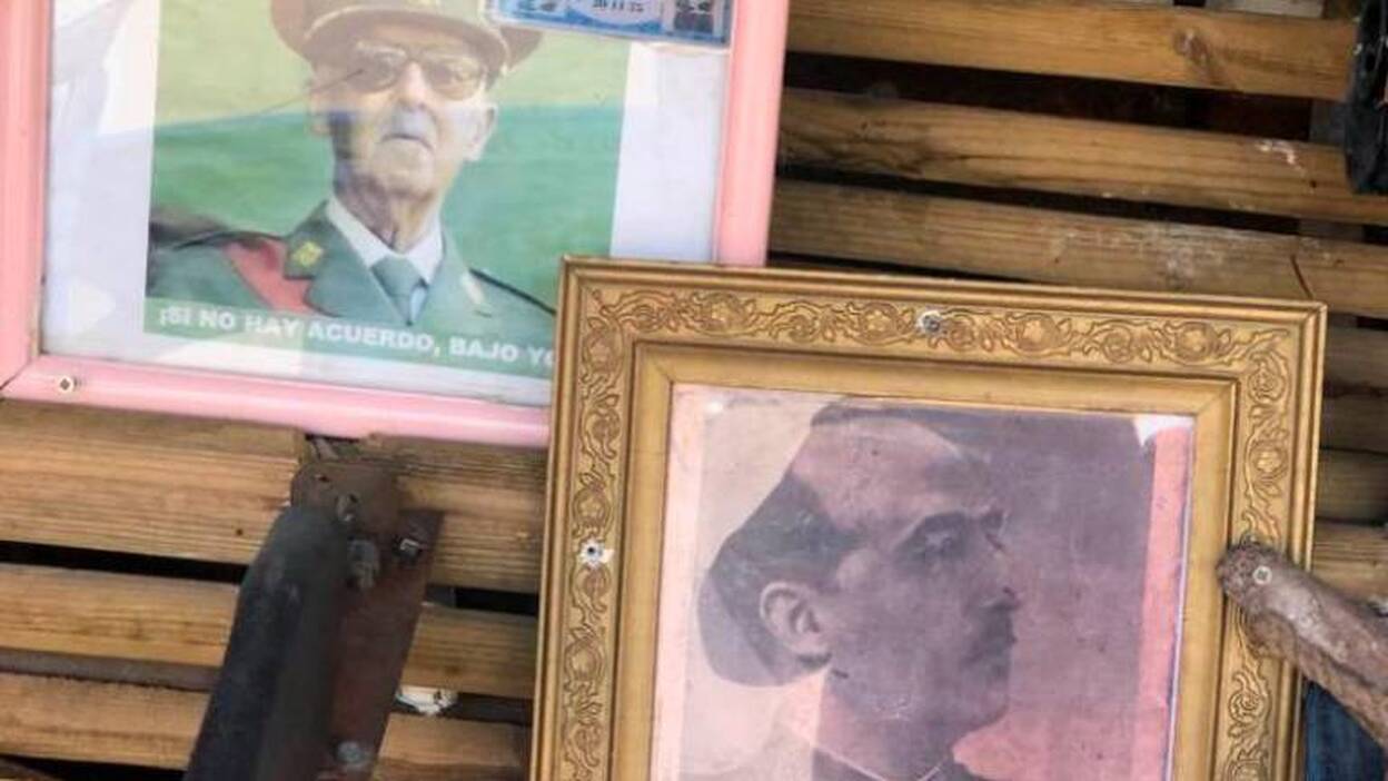 Tuvo que quitar fotos de Franco en la fiesta de Carrizal