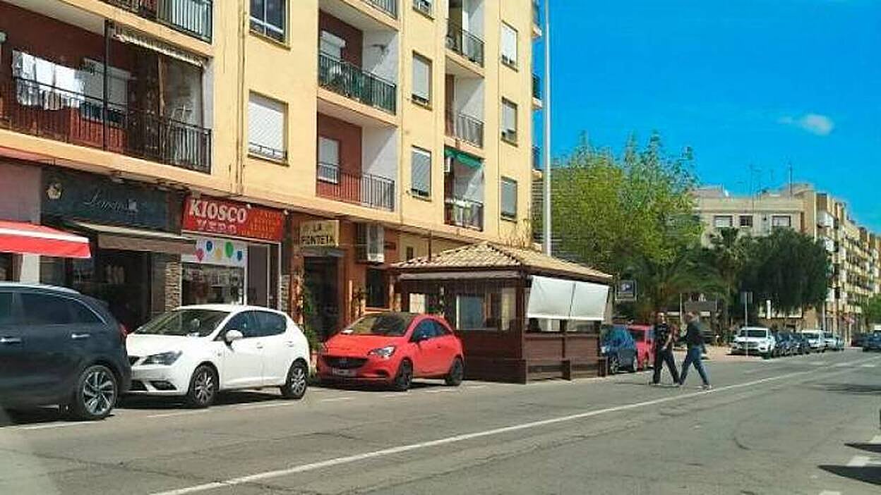 Vendía porros con golosinas a menores