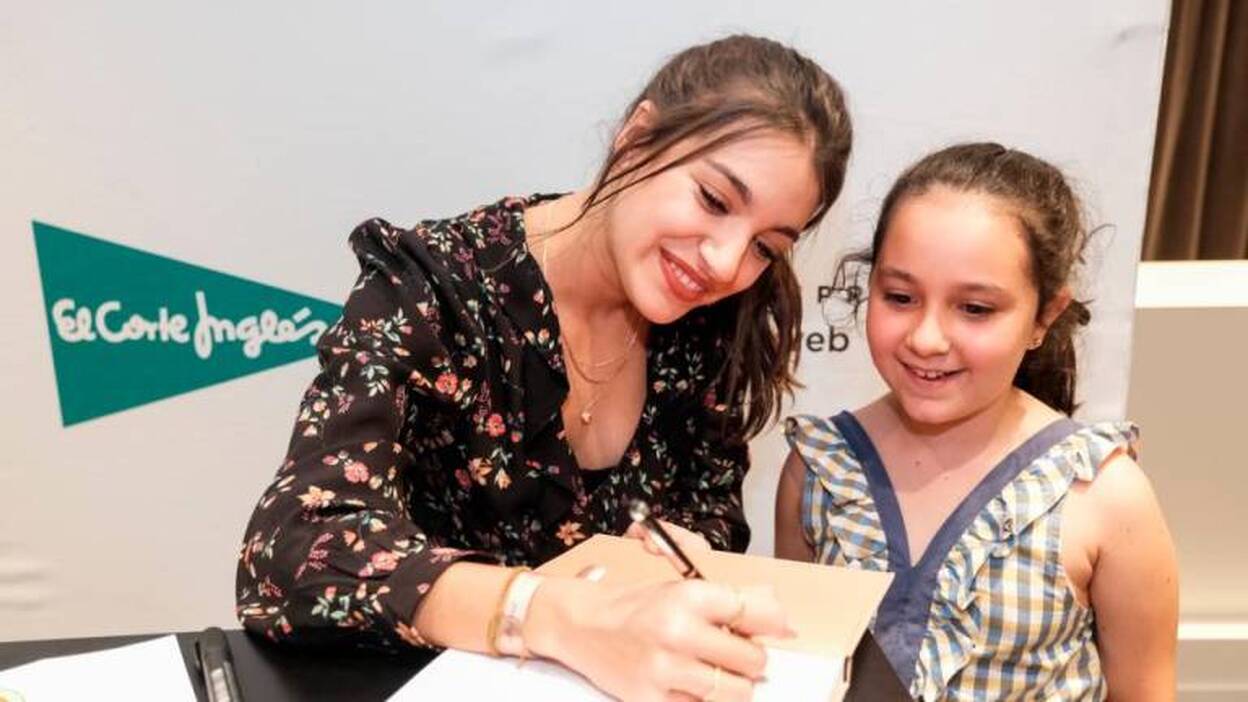 Ana Guerra firma ‘Con una sonrisa’
