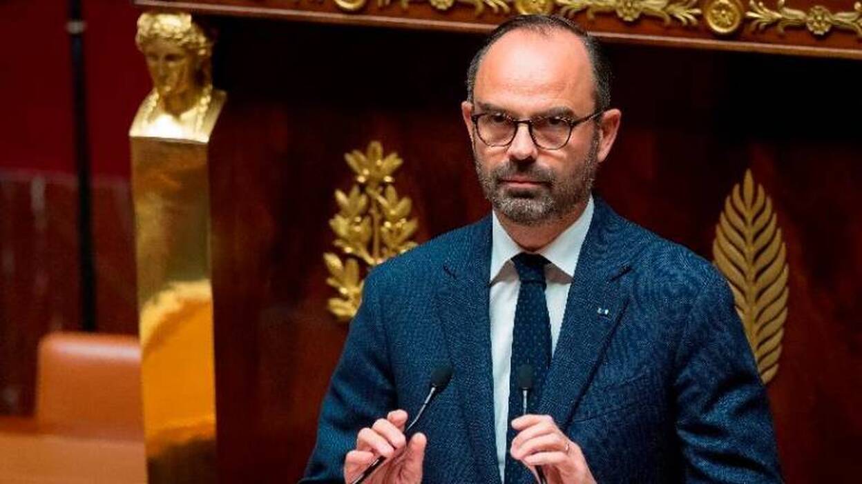 El primer ministro francés descarta cambio de política tras el revés electoral