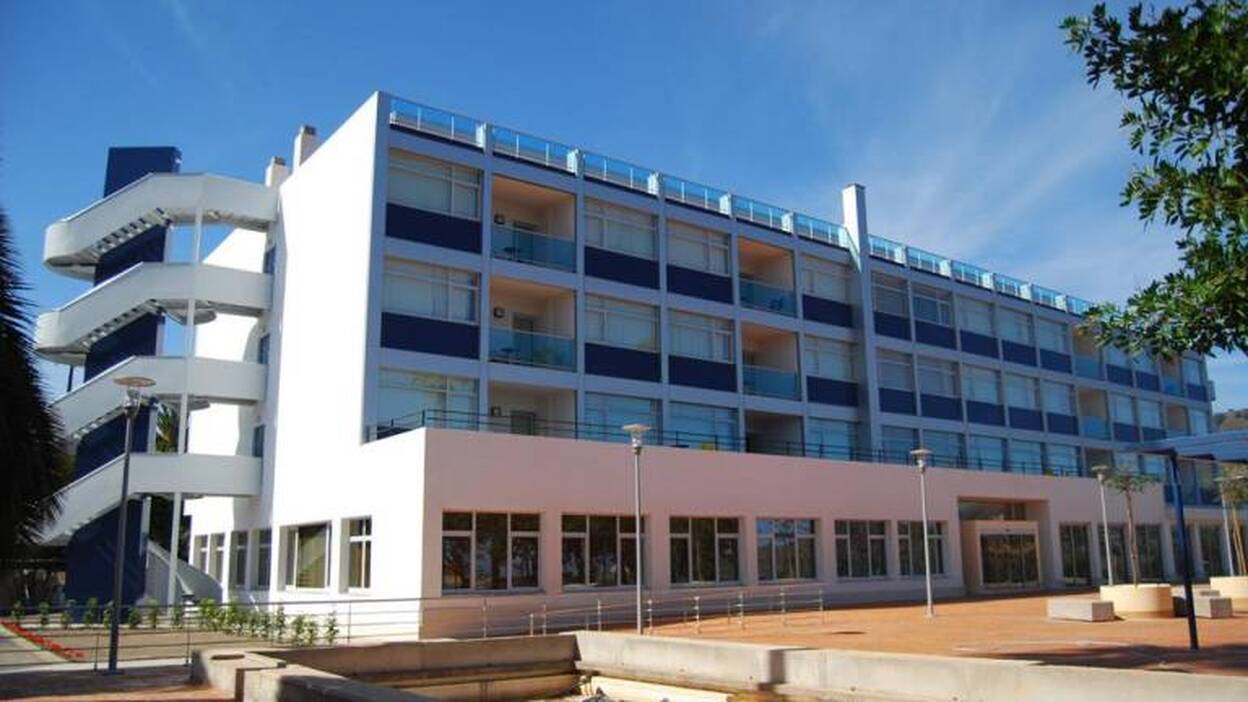 Un incendio obliga a desalojar la residencia de Los Olivos en Santa Brígida