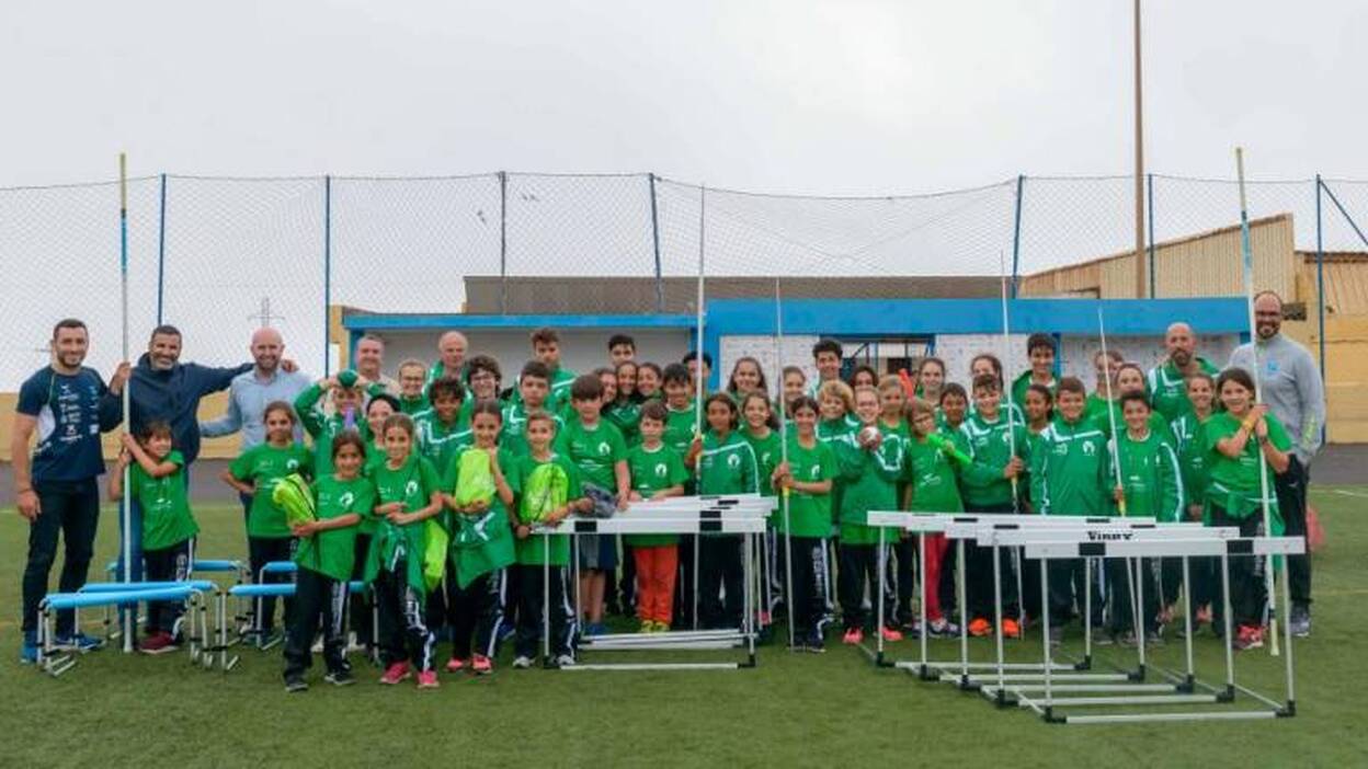 Material deportivo para atletismo y ajedrez
