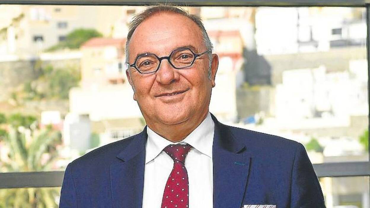 Baltar dice que «no se compromete» la atención en Urgencias del Insular