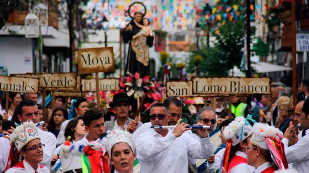 La devoción y alegría por San Antonio invade la Villa de Moya
