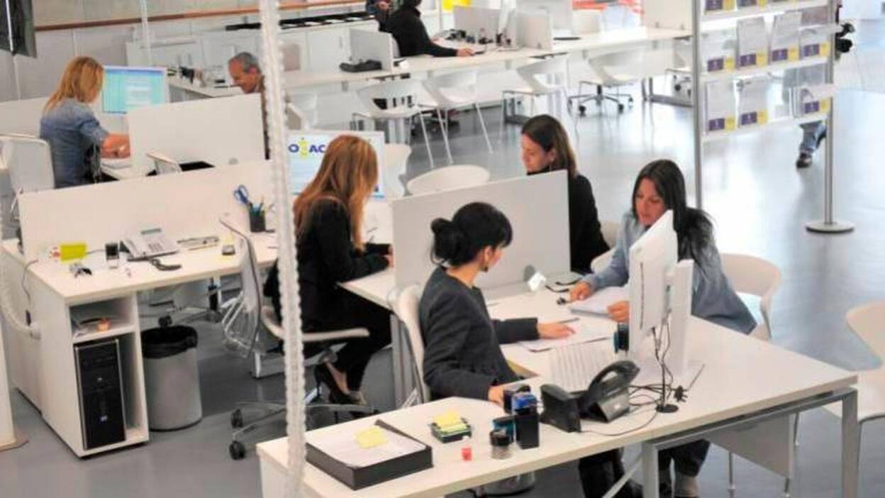 El Gobierno convoca 8.102 plazas de oferta pública de empleo