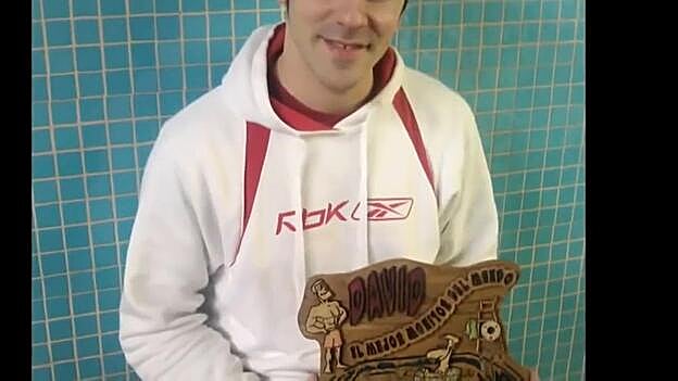 El profesor asesinado se vuelve viral en Youtube