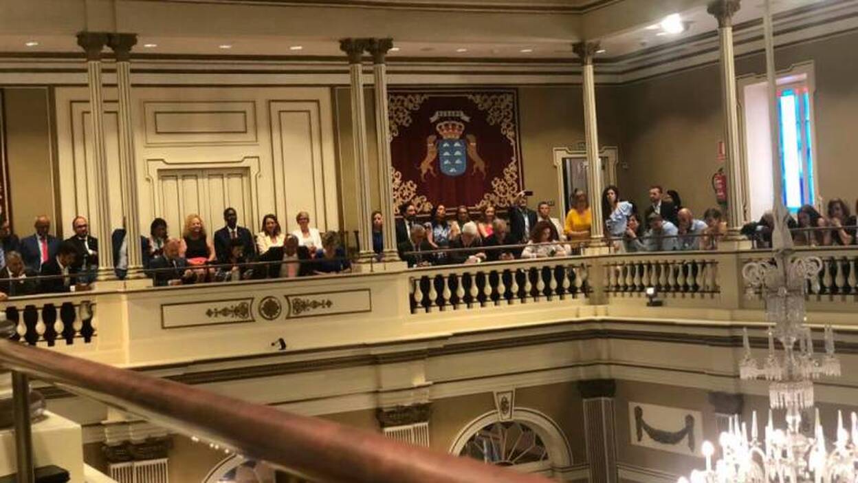 Darias aconseja a su sucesor «entendimiento y acuerdo»