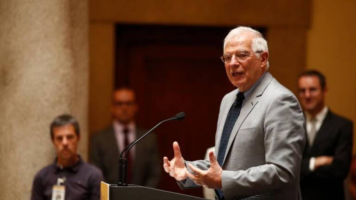 Borrell renuncia a su acta de eurodiputado y sigue de ministro en funciones