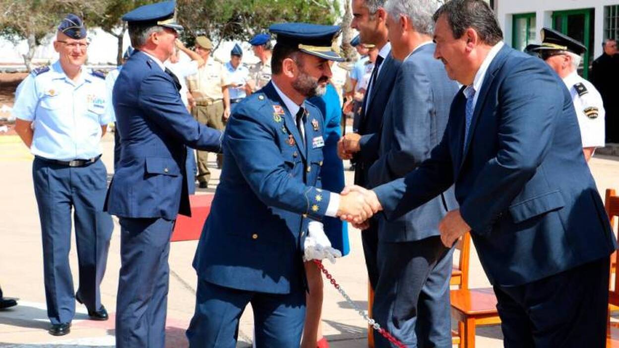 Corujo se estrena en la base aérea