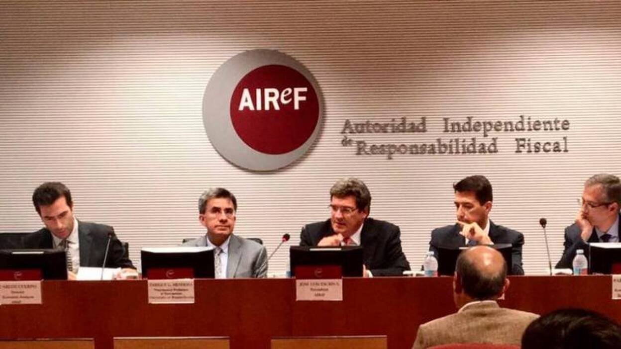 La AIReF ve factible una renta mínima gradual y compatible con trabajar