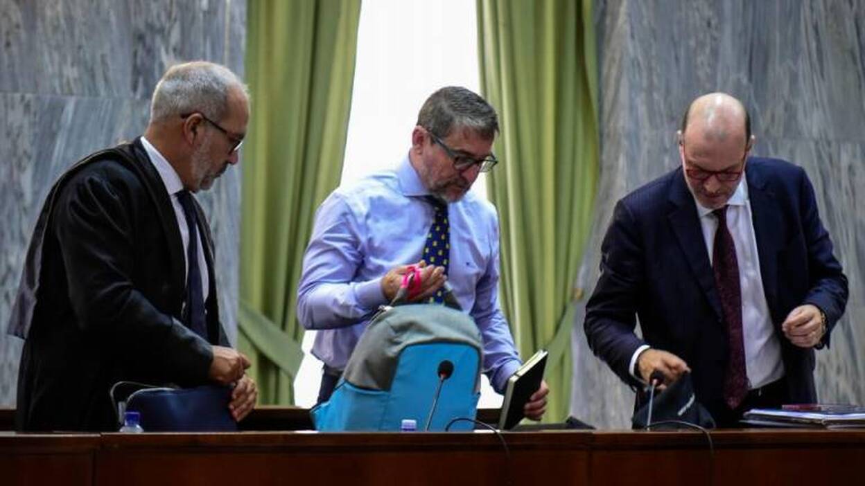 La primera sesión del Albagate, en imágenes