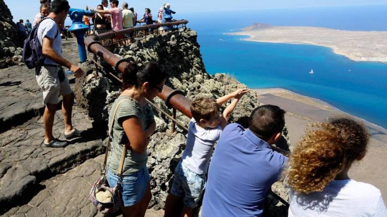 El turismo nacional cubre tres de cada cuatro extranjeros perdidos