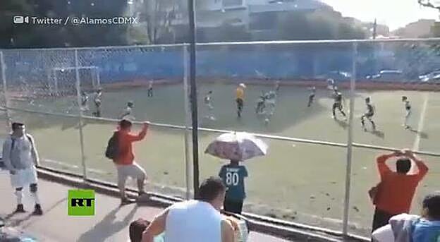 Brutal pelea de padres en un partido infantil