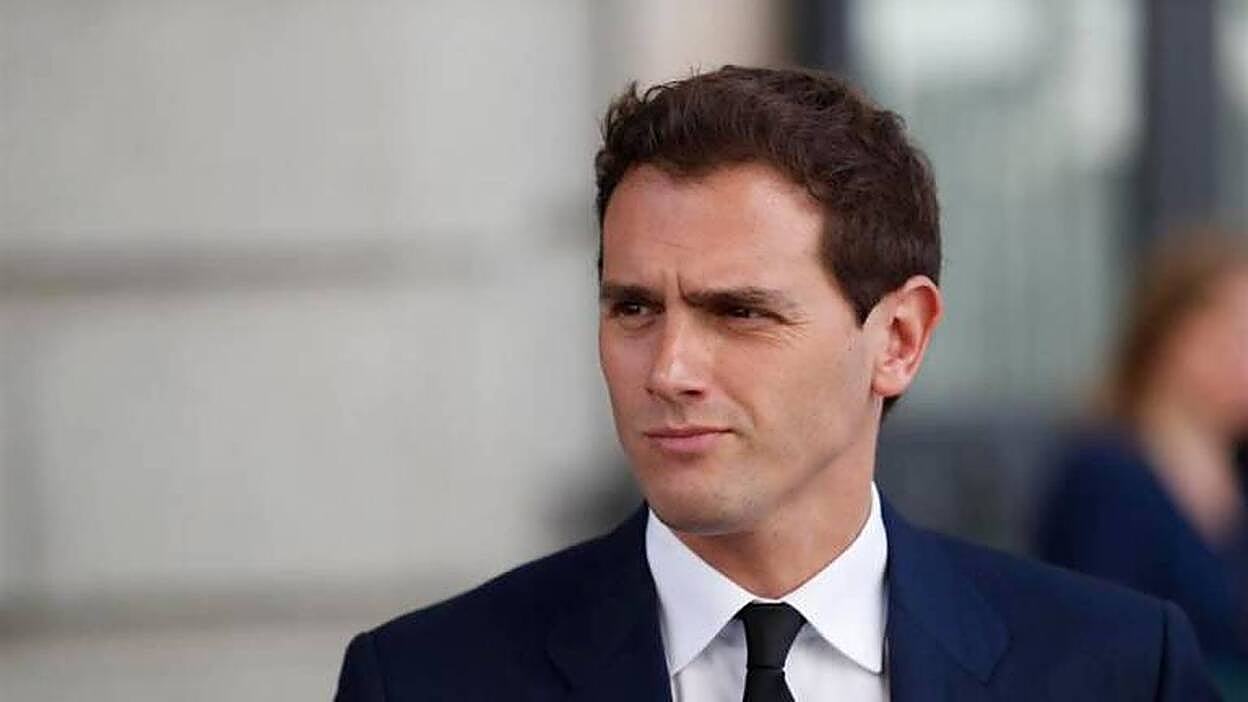 Rivera sigue hospitalizado por gastroenteritis