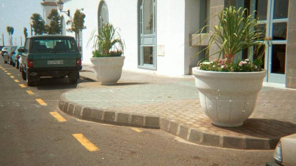 Arrecife realiza la fumigación de las instalaciones municipales