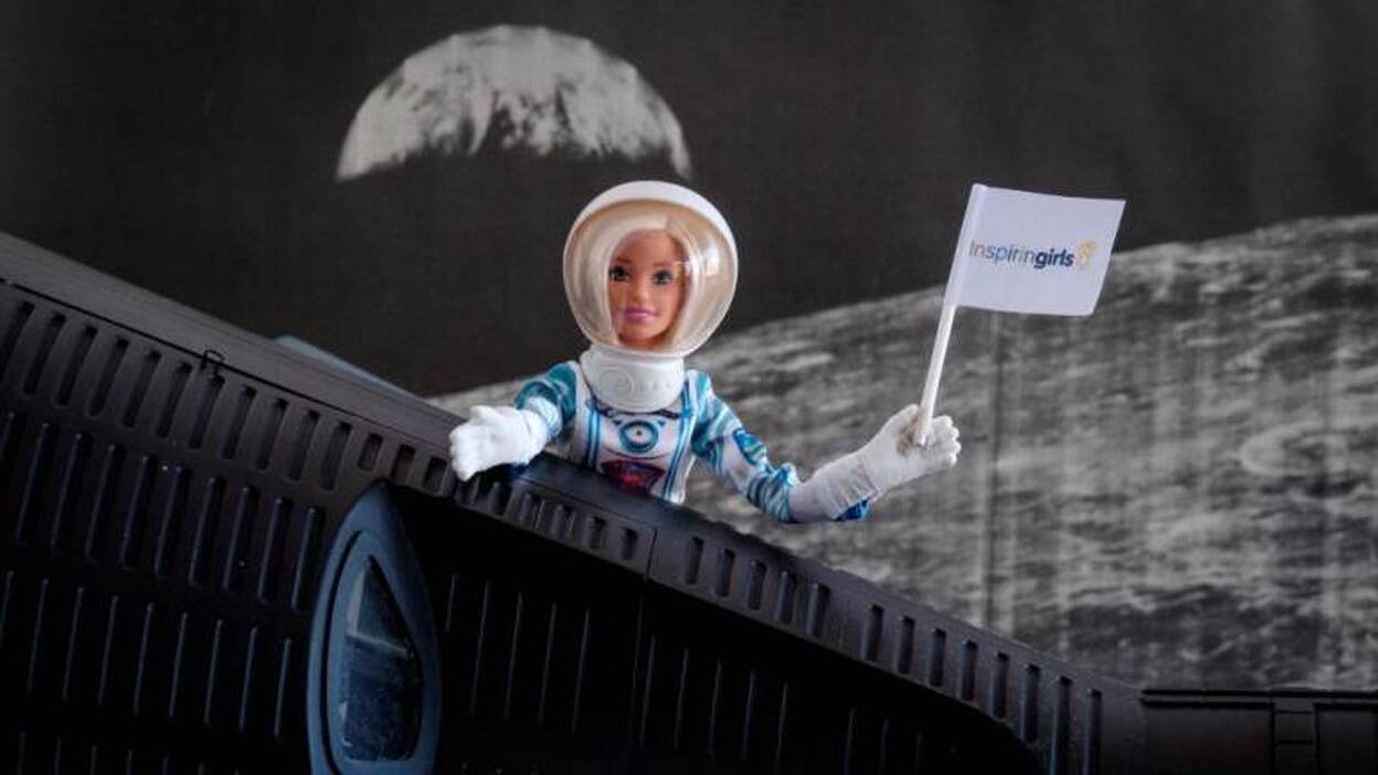 Barbie anima a las niñas a ser astronautas desde Maspalomas