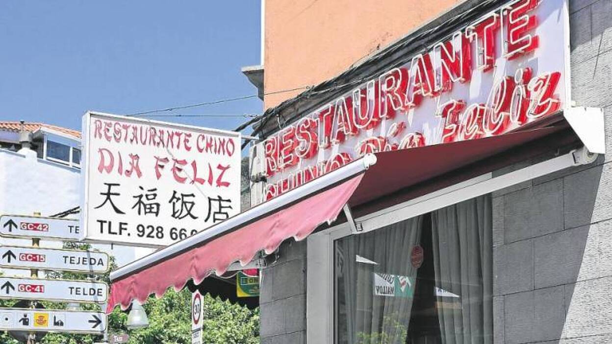 «Entró al baño, sacó un cuchillo que escondía y nos apuñaló»