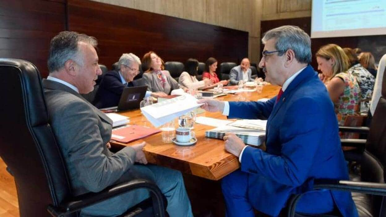 Manolo López y 27 nombramientos más en el Gobierno canario