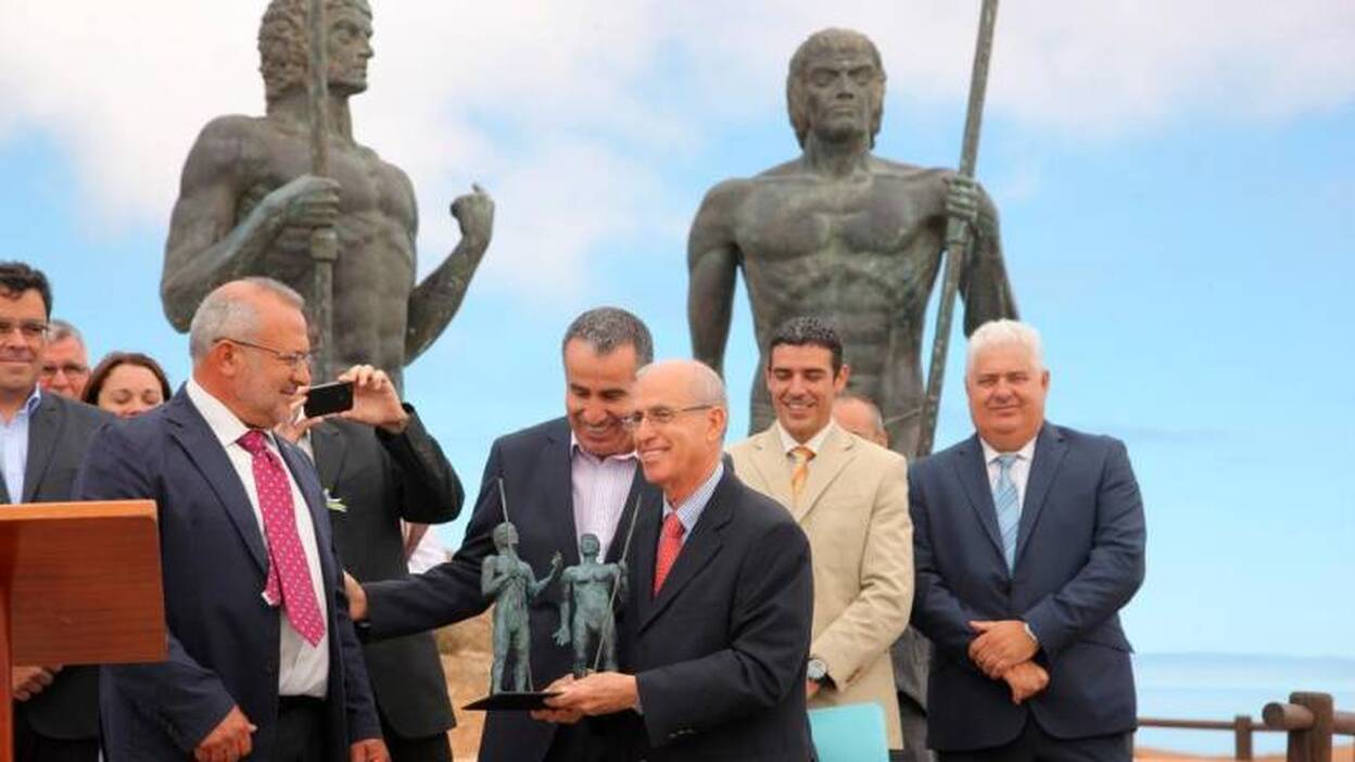 Los herreños se dan seis meses para aprobar una nueva dirección