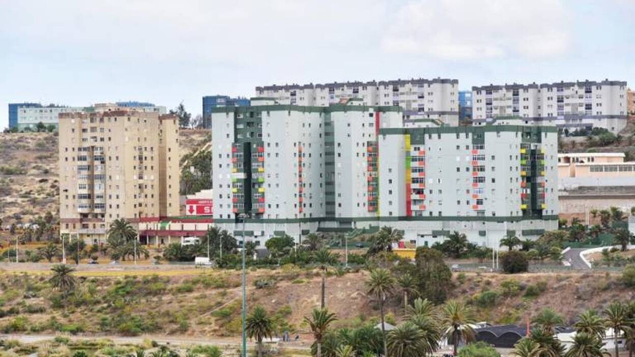 Fallece una mujer tras caer de una tercera planta en Jinámar