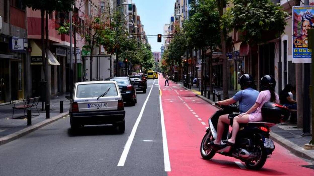 Fredica anuncia un «caos» si se cierra León y Castillo al vehículo particular