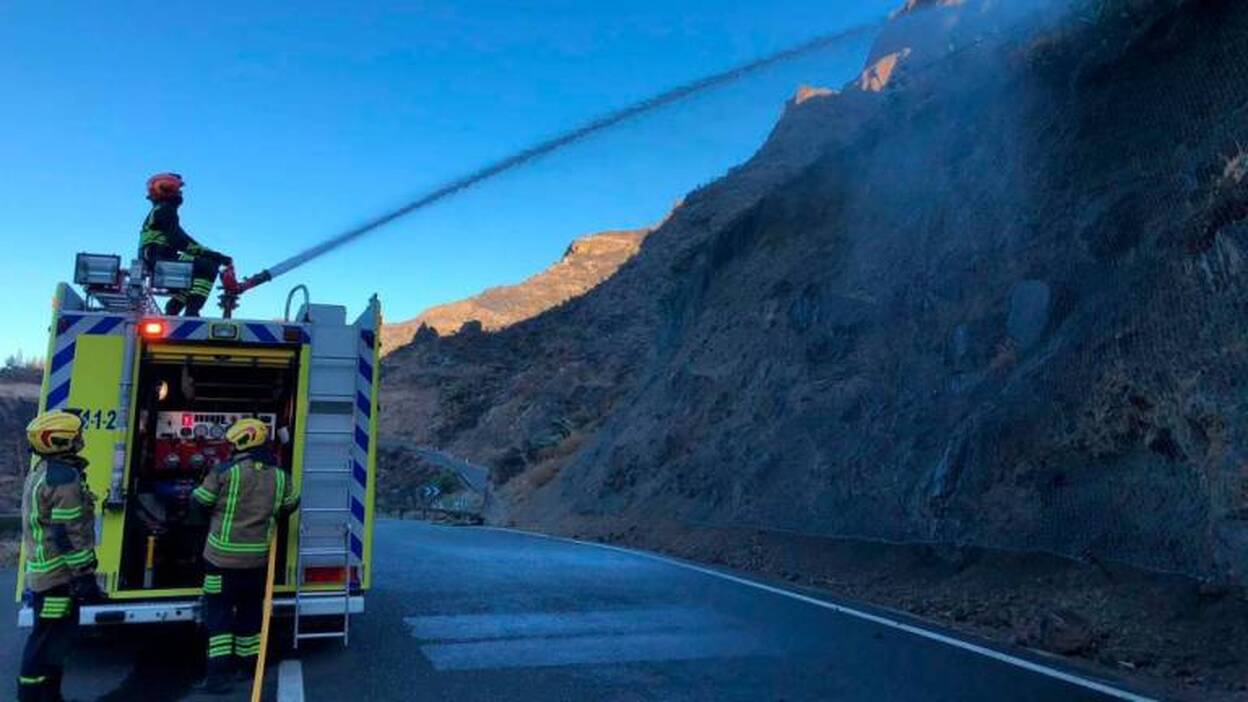 Bomberos majoreros ayudaron a salvar viviendas