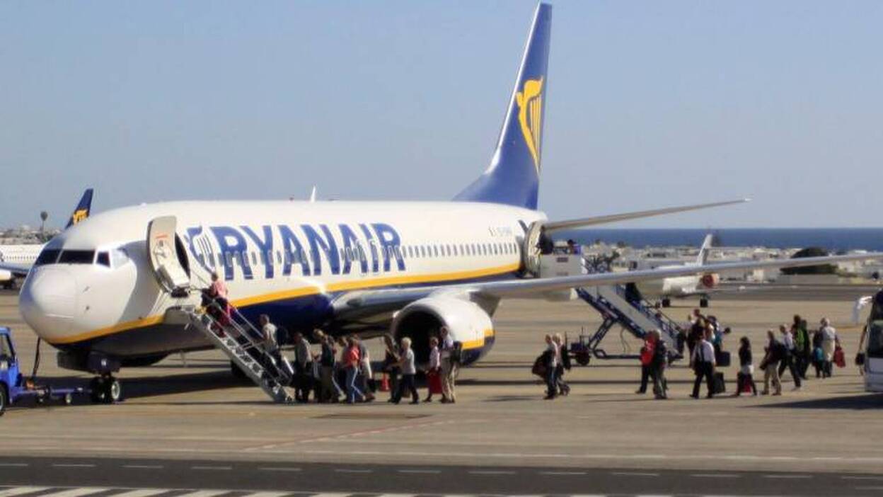 Los tripulantes de cabina de Ryanair convocan 10 días de huelga en septiembre