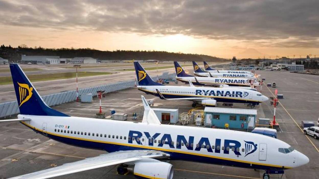 Los empresarios piden medidas ante el cierre de bases de Ryanair