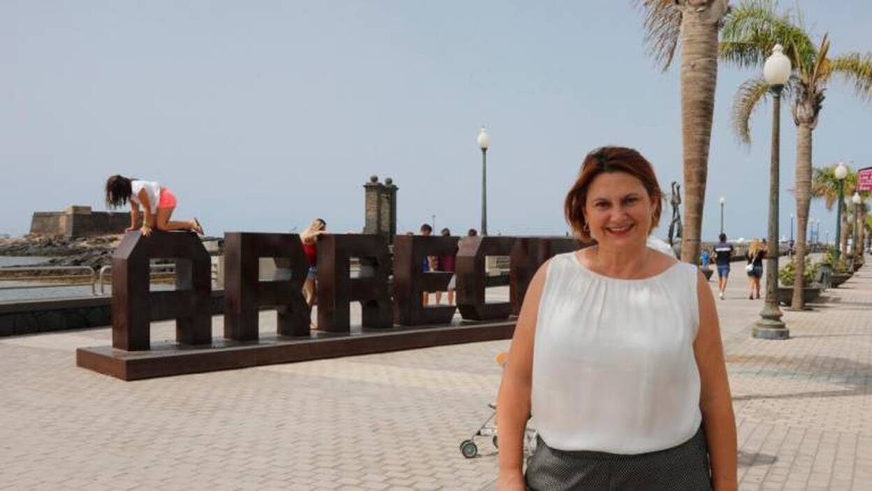 Ástrid Pérez amplía el plazo para que el PSOE supla a la titular de Festejos