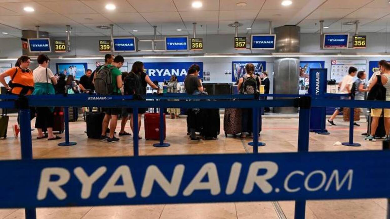 La plantilla de Ryanair se ve sola