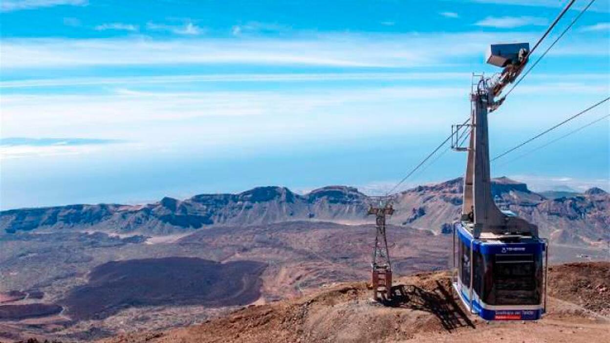 Rescatan en helicóptero a un hombre con problemas de salud en el teleférico del Teide