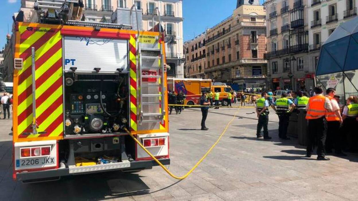 Un pequeño incendio obliga a cerrar la estación de Sol