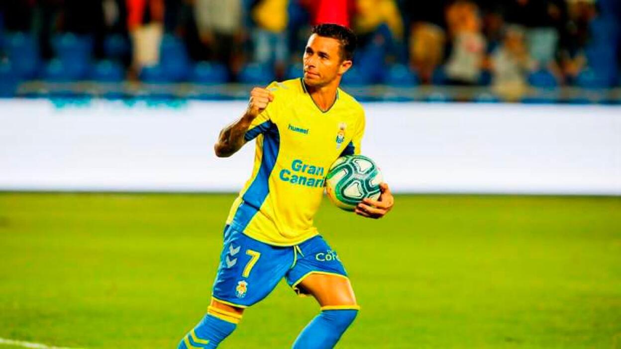 Rubén Castro jugó infiltrado ante el Almería y podría ser operado