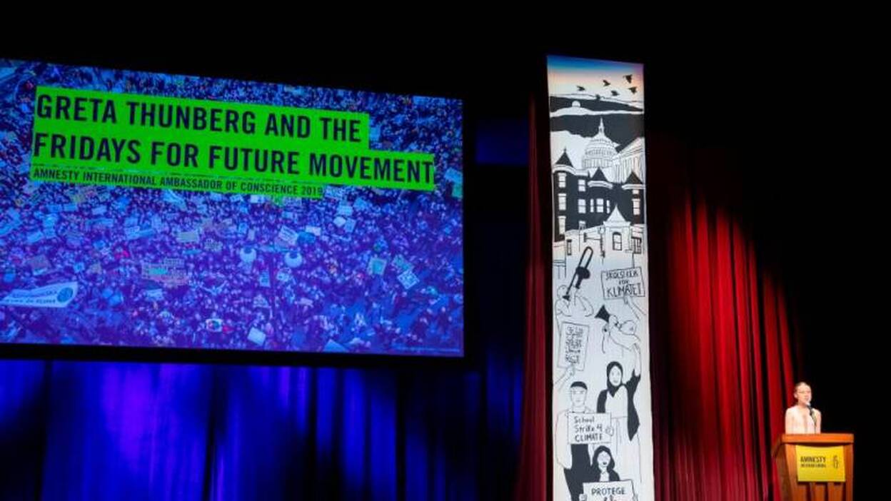 Greta Thunberg dice que "el activismo funciona" al recibir premio de AI