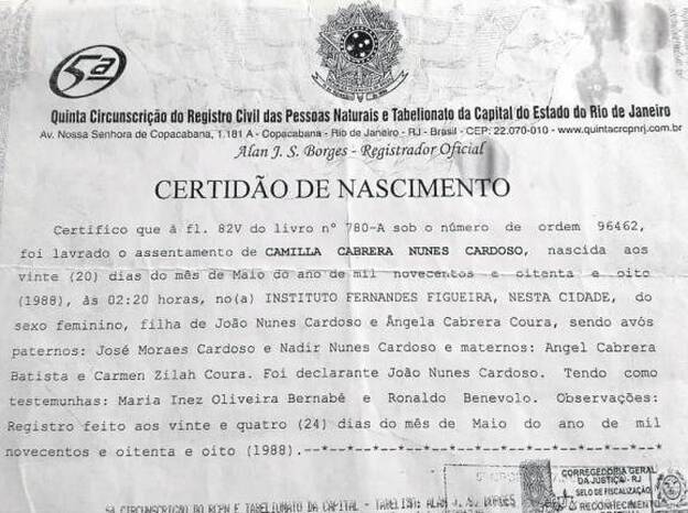 Documento de certificado de nacimiento de Camilla Cabrera Nunes, en el que aparece Ángel Cabrera Batista reseñado como abuelo materno, junto a Carmen Zilah.