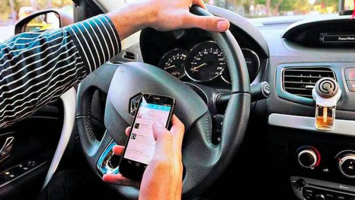 El móvil provoca dos de cada diez muertes al volante